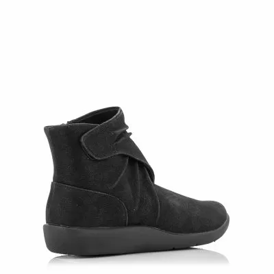 Дамски равни боти CLARKS - 26137566-black202