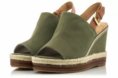 Дамски сандали на платформа GANT - 18568370-greenss19