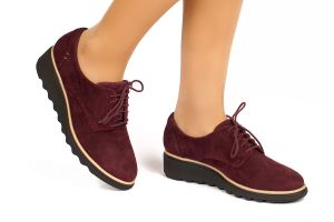 Дамски обувки с връзки CLARKS - 26136363-burgundyaw18