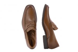 Мъжки клсически обувки без връзки CLARKS - 26131576-tanss18